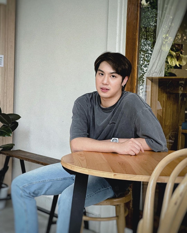 ความคืบหน้าคดี พ่อแม่ ไวท์ ณวัชร์ ถูกทำร้าย ด้านคู่กรณี เตรียมแจ้งความกลับ 2 ข้อหา
