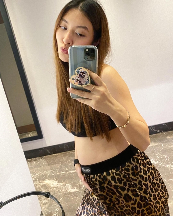 มิว นิษฐา แอบเซ็กซี่โชว์ท้อง 6 เดือน มิว นิษฐา แอบเซ็กซี่โชว์ท้อง 6 เดือน