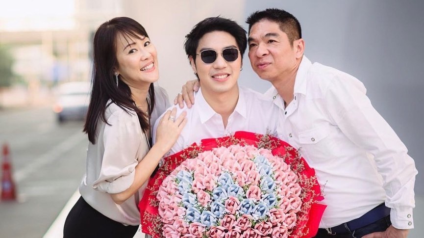 ไวท์ ณวัชร์ ติดเทรนด์ดัง หลังชาวเน็ตเรียกร้อง อย่าให้เรื่องเงียบ! ไวท์ ณวัชร์ ติดเทรนด์ดัง หลังชาวเน็ตเรียกร้อง อย่าให้เรื่องเงียบ!