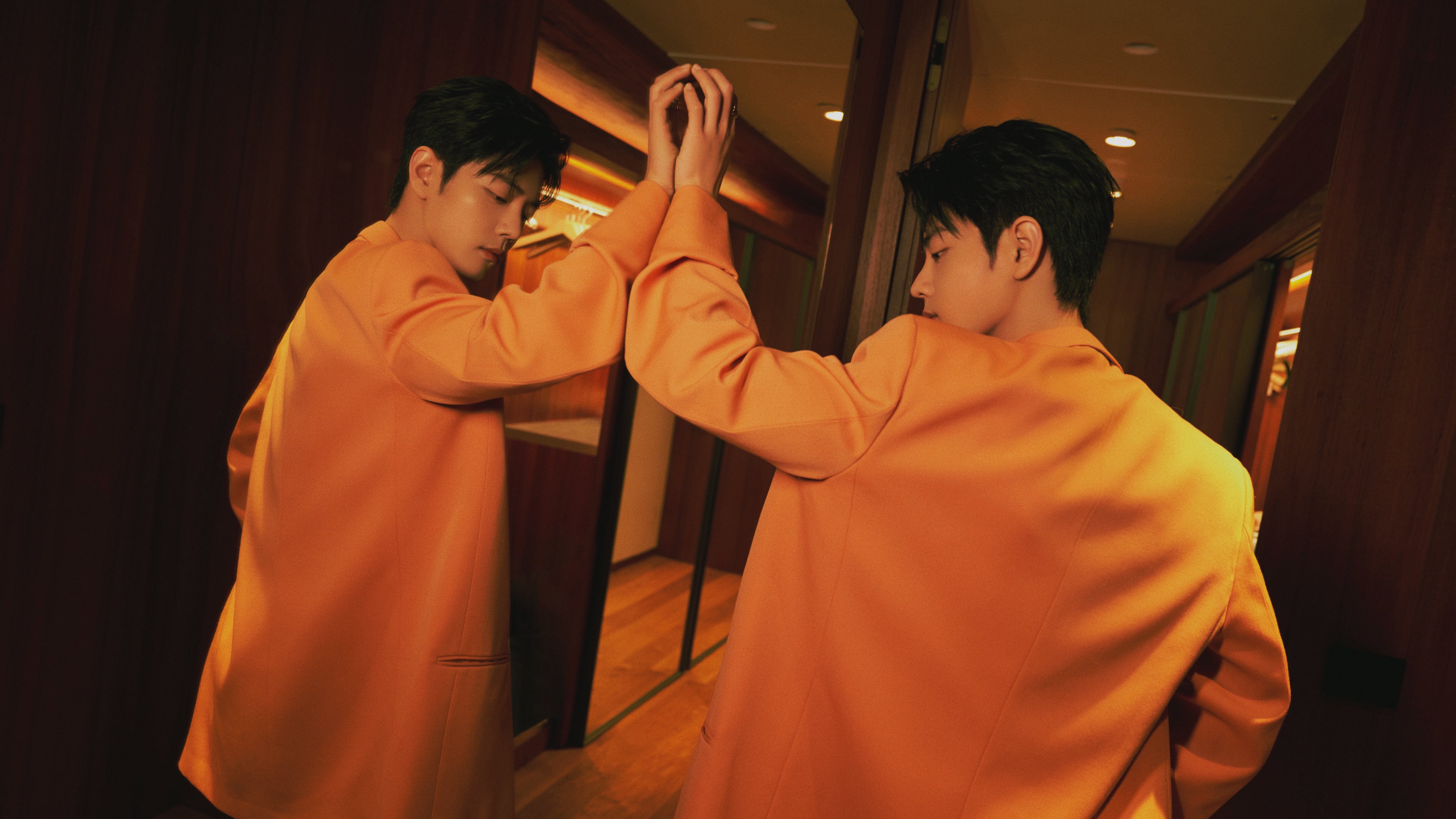 'เซียวจ้าน' 2 ลุค!! หล่อคูลดูคิวต์ใจเหลว บุก 2 แฟชั่นโชว์ในวันเดียวที่มิลาน