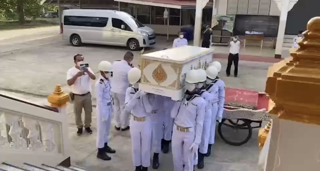 เปิดภาพพระราชเพลิงศพ หมอแชมป์ อย่างสมเกียรติ