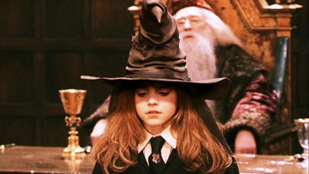 อาลัย 'Leslie Phillips’!! ผู้ให้เสียง ‘หมวกคัดสรร’ หนัง Harry Potter ลาโลก วัย 98 ปี
