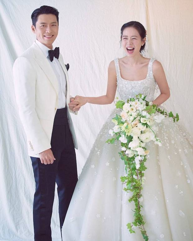ชุดไหน 2 ล้าน?!! ชุดเจ้าสาวสวยอลังการงานวิวาห์ ‘ฮยอนบิน - ซนเยจิน’ ชุดไหน 2 ล้าน?!! ชุดเจ้าสาวสวยอลังการงานวิวาห์ ‘ฮยอนบิน - ซนเยจิน’