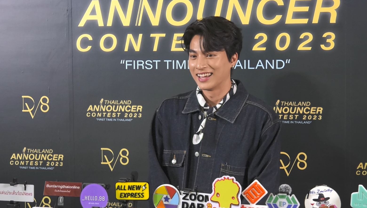 กลัฟ คณาวุฒิ ดีใจ แฟนมีตติ้งได้รับการตอบรับดี เผย ปิดกล้องละครแล้วอาจจะได้เจอกันเยอะขึ้น กลัฟ คณาวุฒิ ดีใจ แฟนมีตติ้งได้รับการตอบรับดี เผย ปิดกล้องละครแล้วอาจจะได้เจอกันเยอะขึ้น