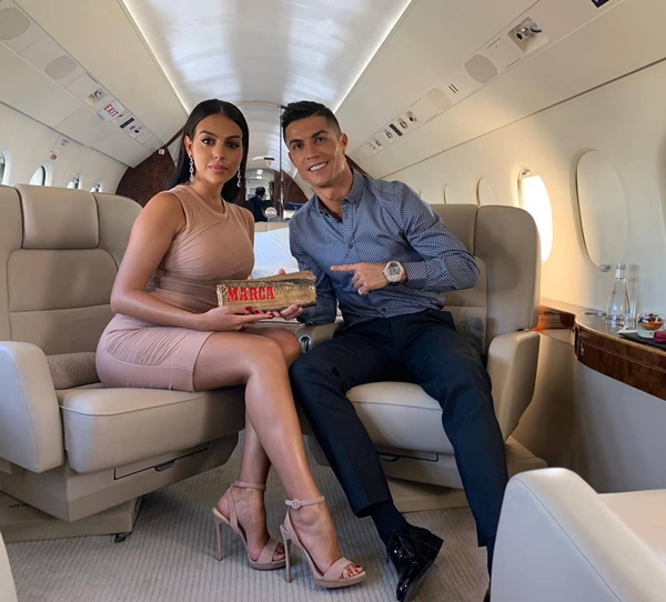 5 WAGs แสนฮอต!! รู้จัก 5 สาวคนรู้ใจนักเตะตัวท็อปแห่งศึก EURO 2020 5 WAGs แสนฮอต!! รู้จัก 5 สาวคนรู้ใจนักเตะตัวท็อปแห่งศึก EURO 2020