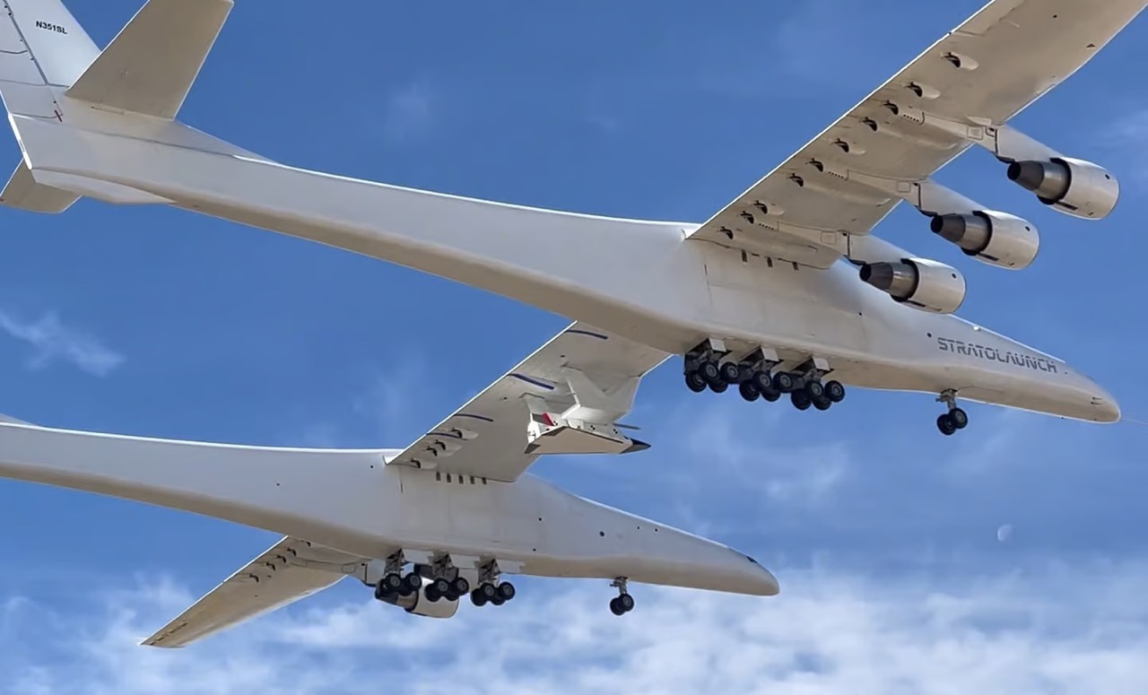 เครื่องบินยักษ์จาก Stratolaunch ทดสอบบรรทุกเครื่องบินไฮเปอร์โซนิกสำเร็จ เครื่องบินยักษ์จาก Stratolaunch ทดสอบบรรทุกเครื่องบินไฮเปอร์โซนิกสำเร็จ