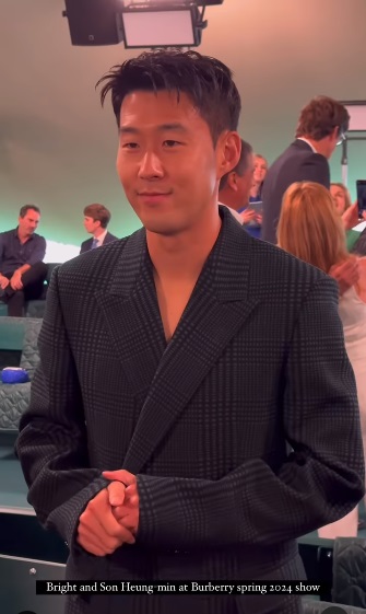 ออร่าความหล่อพุ่ง! ภาพคู่ ซนฮึงมิน-ไบร์ท วชิรวิชญ์ ร่วมงานแฟชั่นโชว์ Burberry ออร่าความหล่อพุ่ง! ภาพคู่ ซนฮึงมิน-ไบร์ท วชิรวิชญ์ ร่วมงานแฟชั่นโชว์ Burberry