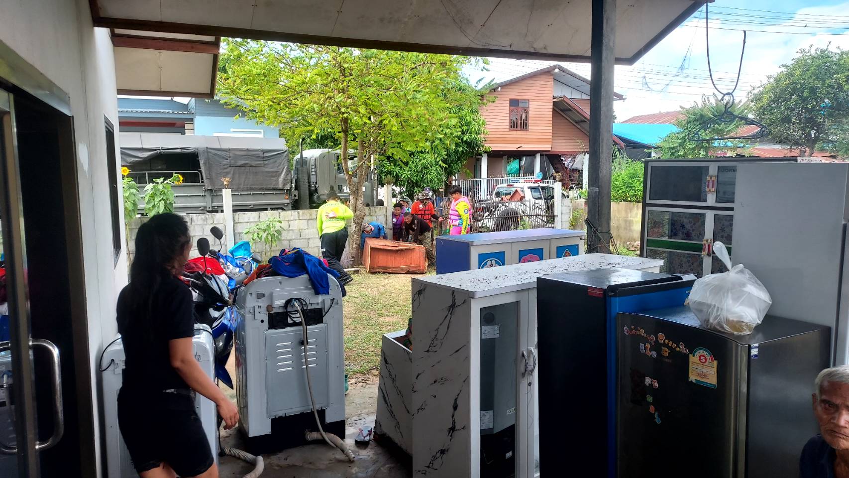โคราชอ่วม! ลำน้ำมาศทะลักท่วม สูงกว่า 2 เมตร ชาวบ้านติดเกาะ-เร่งช่วยเหลือด่วน โคราชอ่วม! ลำน้ำมาศทะลักท่วม สูงกว่า 2 เมตร ชาวบ้านติดเกาะ-เร่งช่วยเหลือด่วน