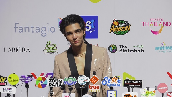  เจฟ ซาเตอร์ ทำเพลงให้คู่จิ้น บาร์โค้ด เสร็จเรียบร้อยแล้ว    