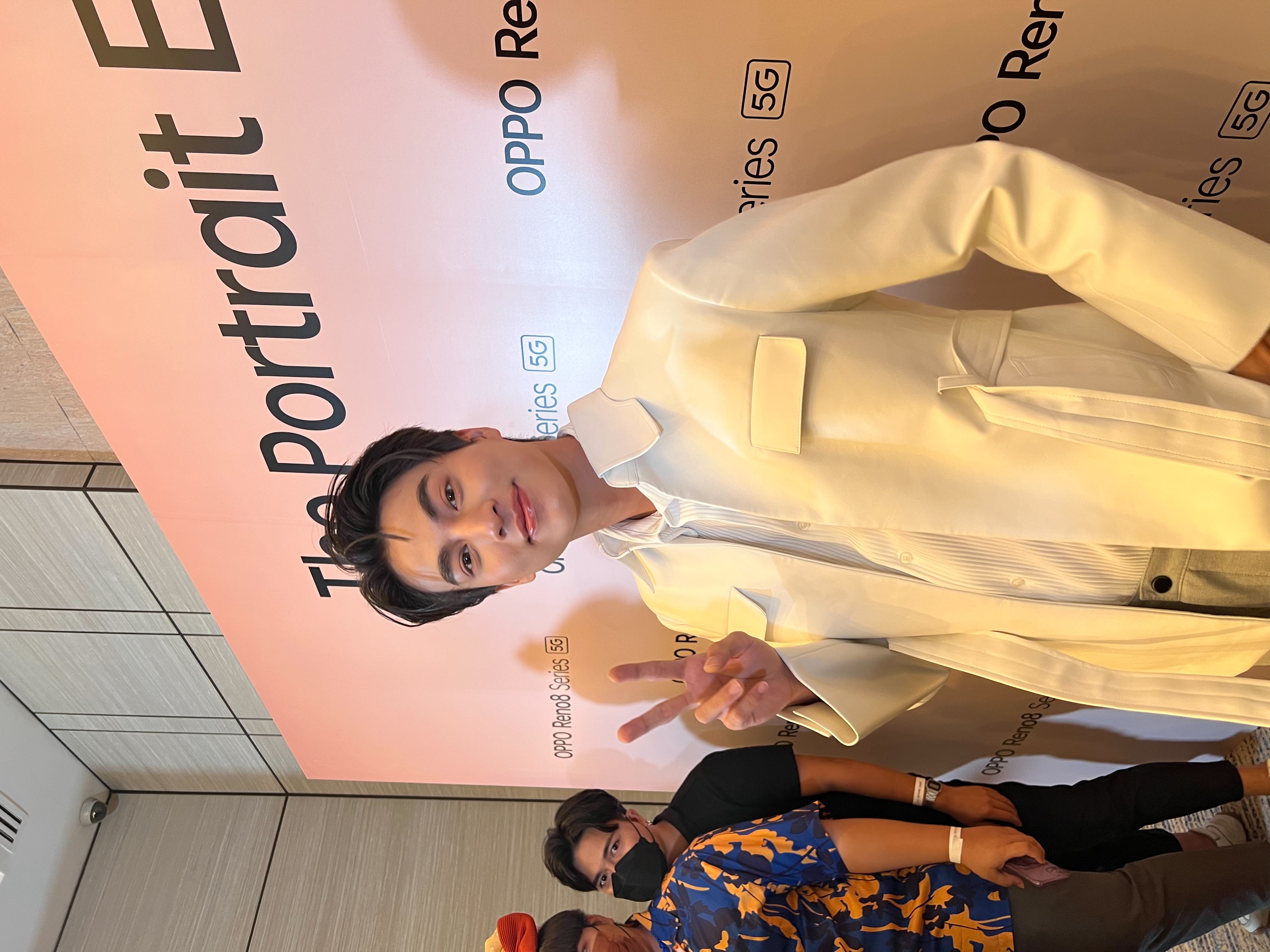 กลัฟ คณาวุฒิ ยิ้มรับแฟนมีตติ้งกระแสตอบรับดี ตื่นเต้นโชว์ต่างประเทศครั้งแรก