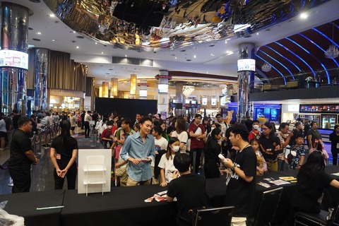 “แป้ง - zbing” จัดเต็มแฟนมีตครั้งแรกในชีวิต ยกเซอร์ไพรส์เพียบสุดประทับใจ เตรียมนับถอยหลังสู่ 20 ล้านซับ “แป้ง - zbing” จัดเต็มแฟนมีตครั้งแรกในชีวิต ยกเซอร์ไพรส์เพียบสุดประทับใจ เตรียมนับถอยหลังสู่ 20 ล้านซับ