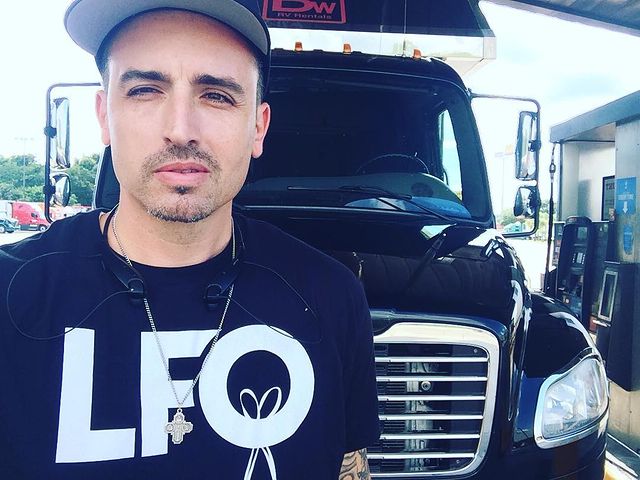 โศกนาฏกรรมวง LFO!! ศิลปินยุค 90 แห่งเพลง Summer Girls สูญเสียสมาชิกก่อตั้งวงอีกหนึ่งคน โศกนาฏกรรมวง LFO!! ศิลปินยุค 90 แห่งเพลง Summer Girls สูญเสียสมาชิกก่อตั้งวงอีกหนึ่งคน