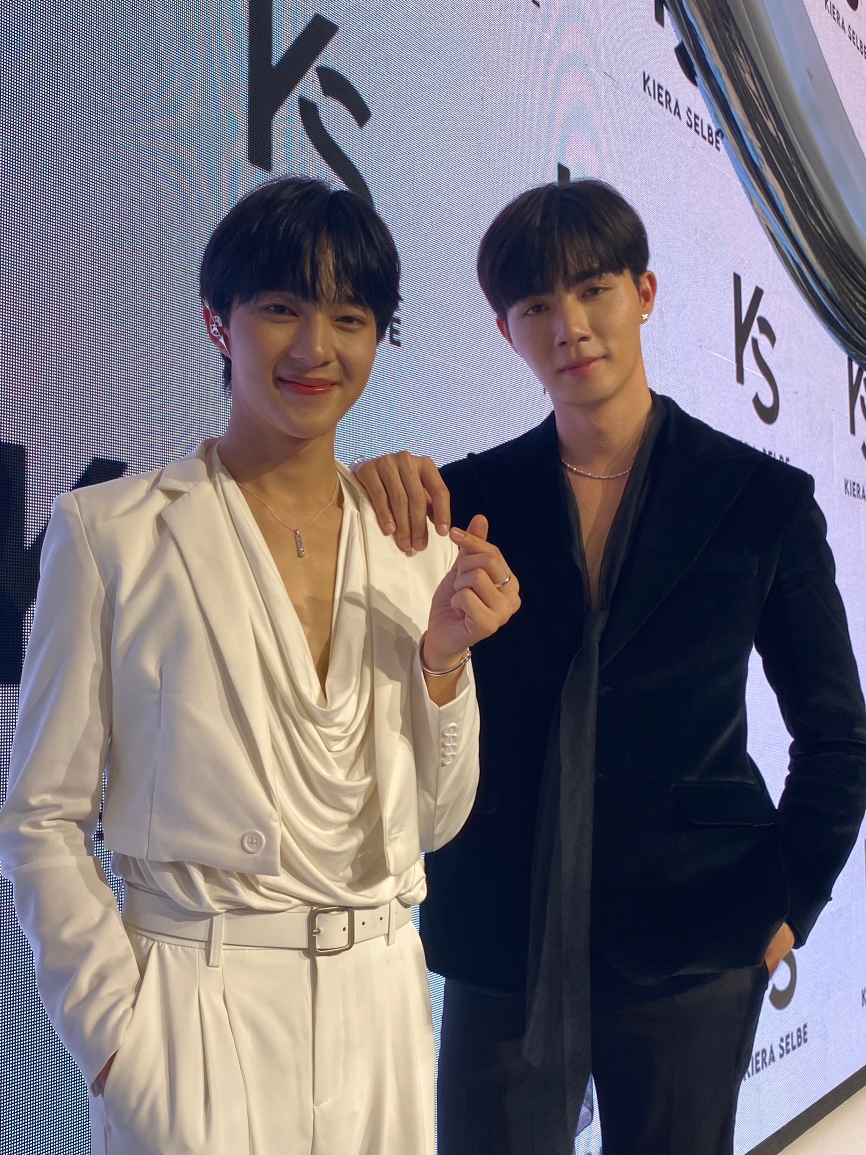 ซี-นุนิว ประทับใจแฟนญี่ปุ่นมาร่วมงานแฟนมีตติ้งกว่า 3000 คน ซี-นุนิว ประทับใจแฟนญี่ปุ่นมาร่วมงานแฟนมีตติ้งกว่า 3000 คน