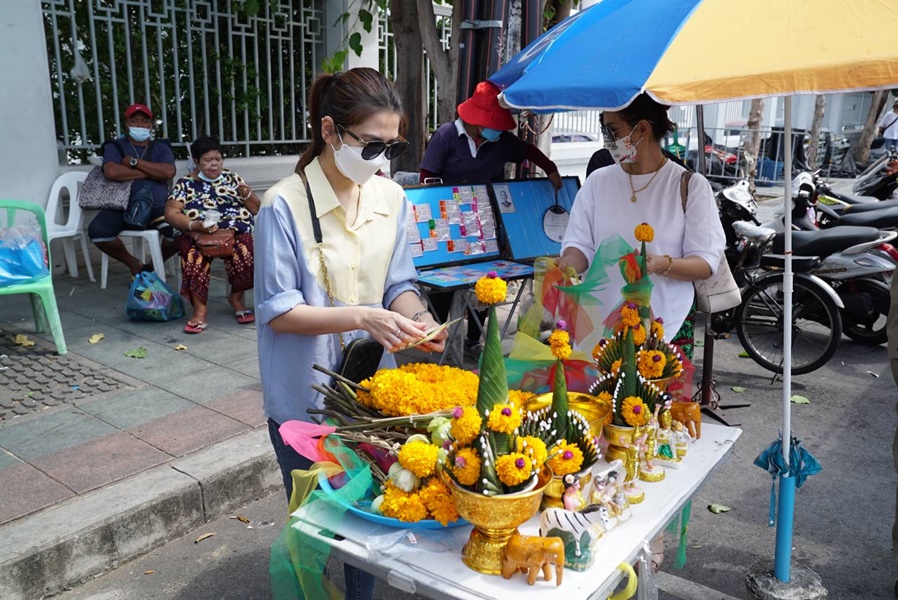 พั้นซ์ วิ่งแก้บนรอบสนามหลวง หลังเพลง เก็บซ่อน ทะลุ100ล้านวิว!! พั้นซ์ วิ่งแก้บนรอบสนามหลวง หลังเพลง เก็บซ่อน ทะลุ100ล้านวิว!!