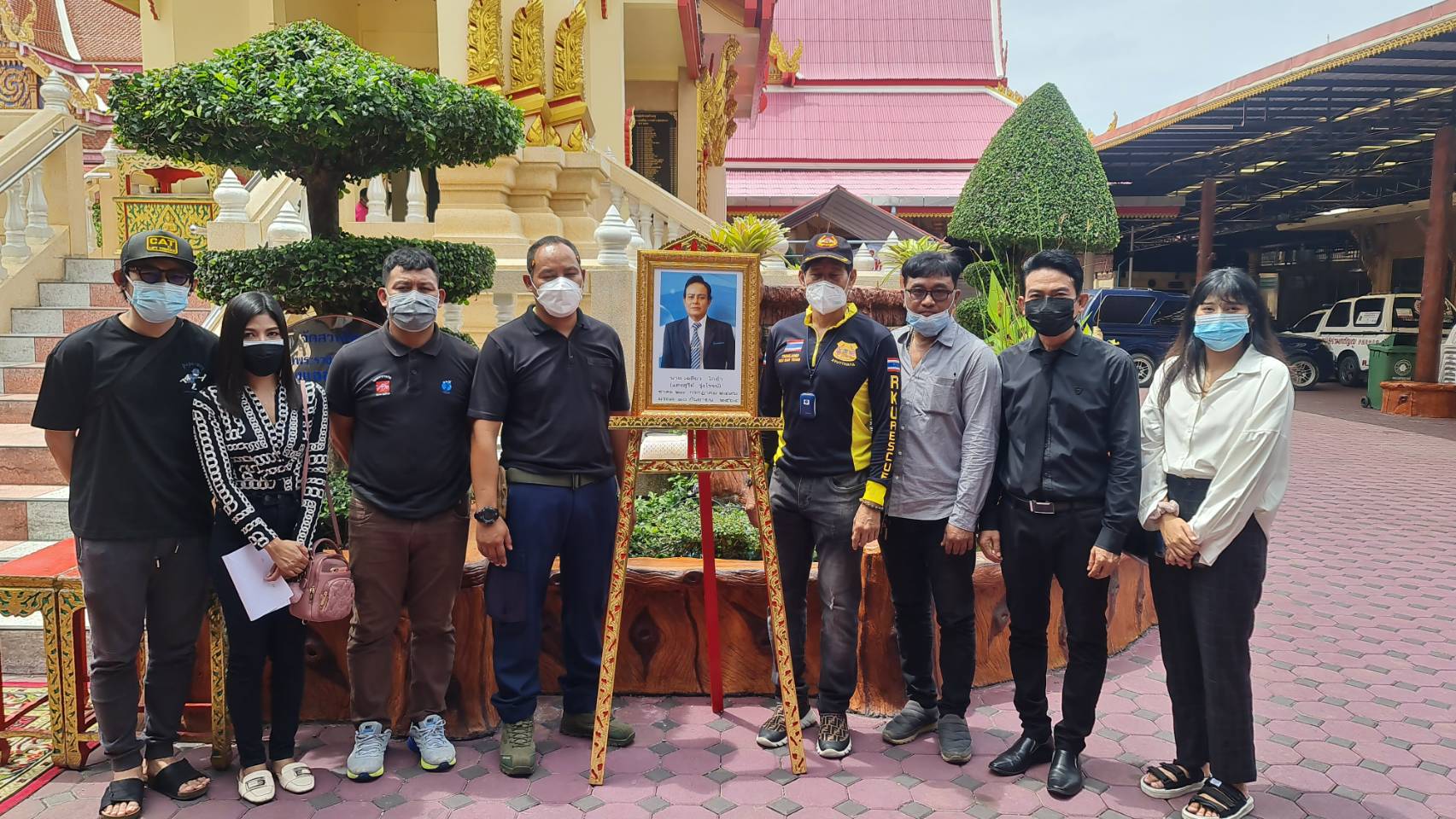 สุดอาลัย ร่วมส่ง แสงสุรีย์ รุ่งโรจน์ เป็นครั้งสุดท้าย สุดอาลัย ร่วมส่ง แสงสุรีย์ รุ่งโรจน์ เป็นครั้งสุดท้าย
