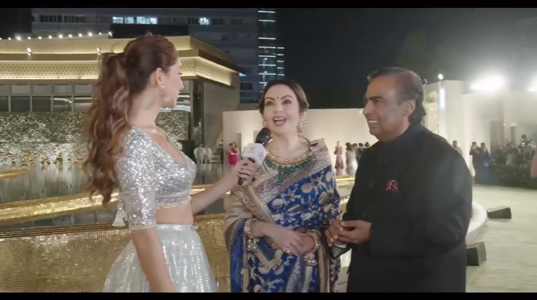 สวยจึ้งในชุดส่าหรี!! 'เซนดาย่า - จีดี้ ฮาดิด' ลัดฟ้าร่วมอีเวนต์หรูของมหารานีอินเดีย สวยจึ้งในชุดส่าหรี!! 'เซนดาย่า - จีดี้ ฮาดิด' ลัดฟ้าร่วมอีเวนต์หรูของมหารานีอินเดีย