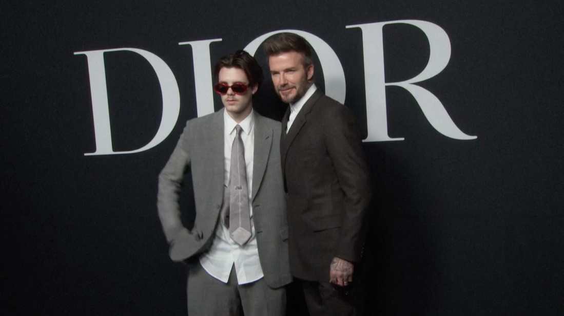 มาย ภาคภูมิ-เจมส์จิ-จีมิน-เจโฮป!! ร่วมชมแฟชั่นโชว์แบรนด์ Dior ที่ปารีสแฟชั่นวีค มาย ภาคภูมิ-เจมส์จิ-จีมิน-เจโฮป!! ร่วมชมแฟชั่นโชว์แบรนด์ Dior ที่ปารีสแฟชั่นวีค