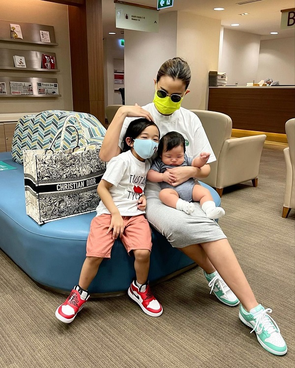 ชาย-วิกกี้ แพลนให้ลูกคนโตเข้าโรงเรียนหลังเลื่อนมา 2 ปี ทำใจหากต้องเรียนออนไลน์ ชาย-วิกกี้ แพลนให้ลูกคนโตเข้าโรงเรียนหลังเลื่อนมา 2 ปี ทำใจหากต้องเรียนออนไลน์