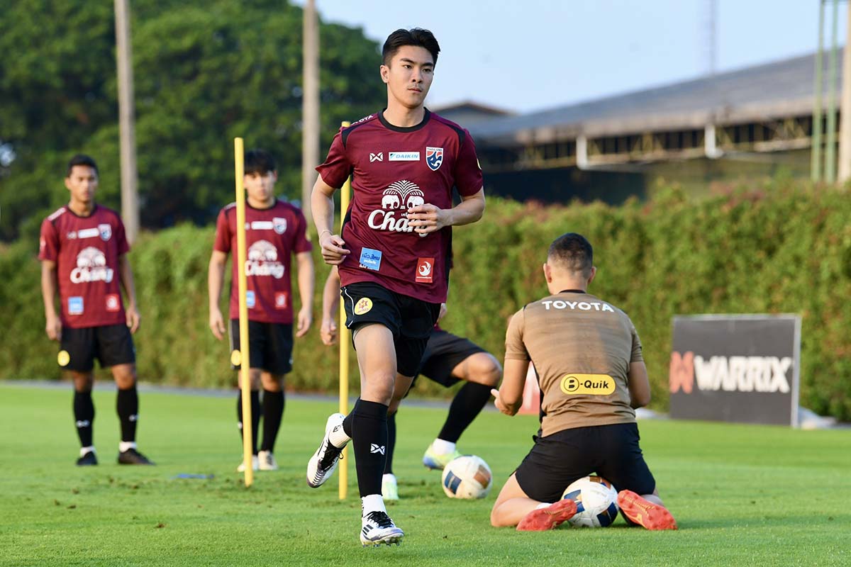 ทัพช้างศึก ติวเข้มเรื่องแท็คติก วันชัย-ชิษณุพงศ์ หวังโชว์ฟอร์มให้ดีที่สุด ทัพช้างศึก ติวเข้มเรื่องแท็คติก วันชัย-ชิษณุพงศ์ หวังโชว์ฟอร์มให้ดีที่สุด