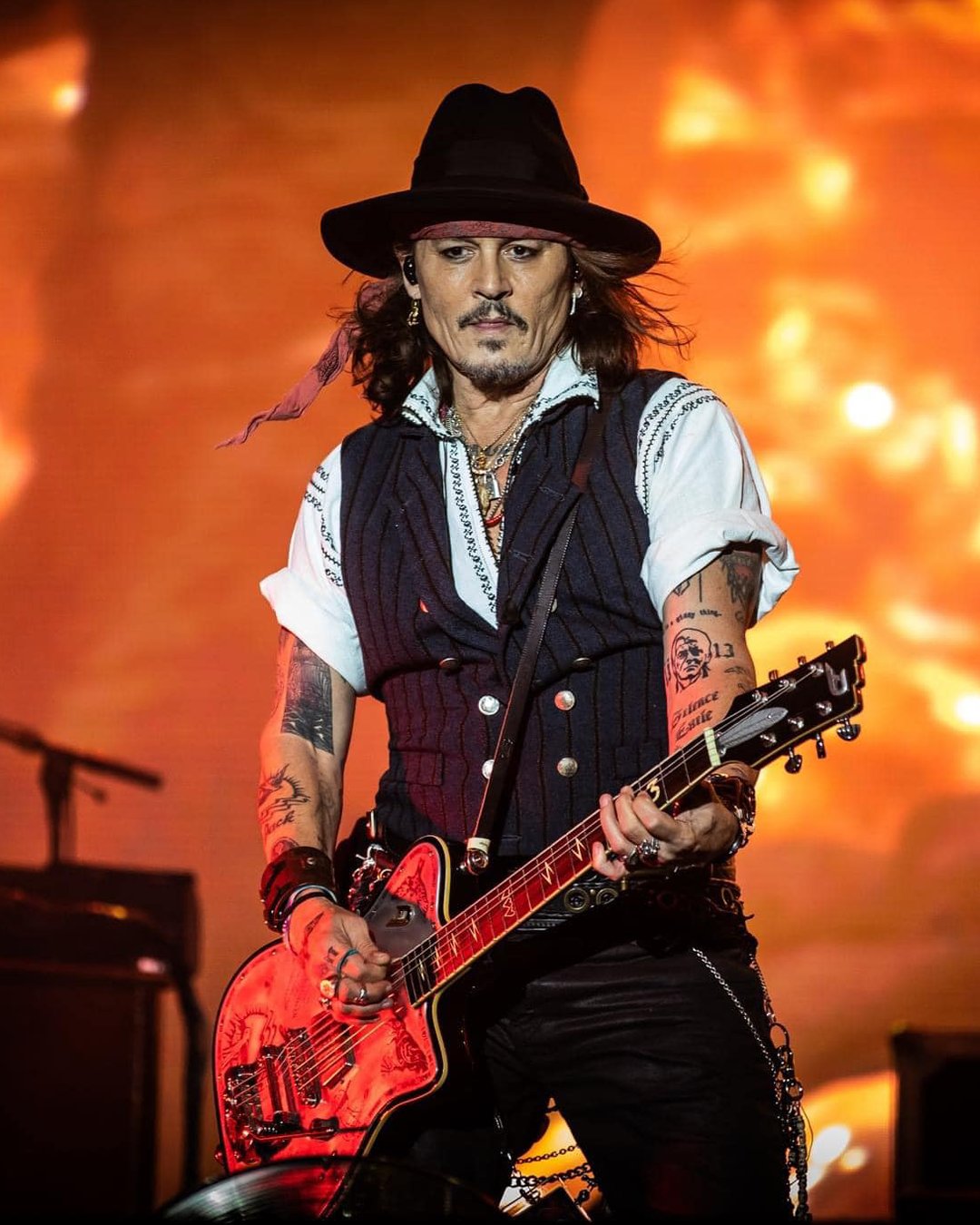 “Johnny Depp” สุดปลื้มแฟนคลับ 4 หมื่นคนร้องเพลงอวยพรวันเกิด 60 ปี (มีคลิป) “Johnny Depp” สุดปลื้มแฟนคลับ 4 หมื่นคนร้องเพลงอวยพรวันเกิด 60 ปี (มีคลิป)