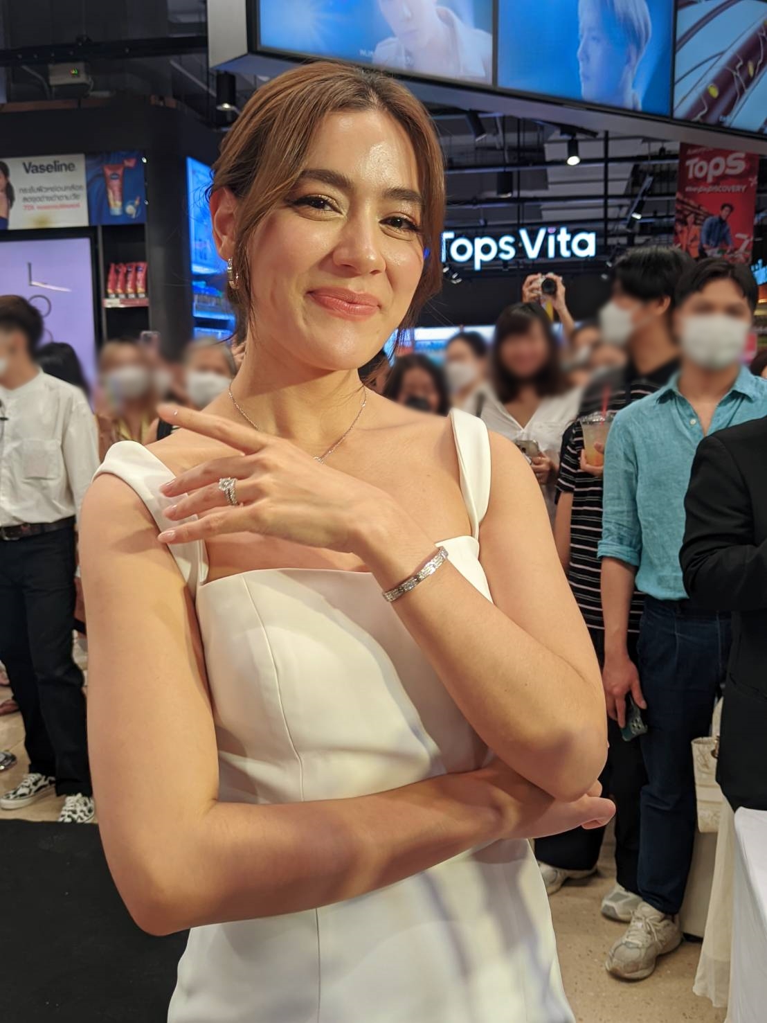 คิมเบอร์ลี่ จัดเต็มชุดเจ้าสาว รอเซอร์ไพรส์ หมาก วันแต่ง เผยมีแพลนลดน้ำหนักอีก 2 กิโล เพื่อความปัง คิมเบอร์ลี่ จัดเต็มชุดเจ้าสาว รอเซอร์ไพรส์ หมาก วันแต่ง เผยมีแพลนลดน้ำหนักอีก 2 กิโล เพื่อความปัง