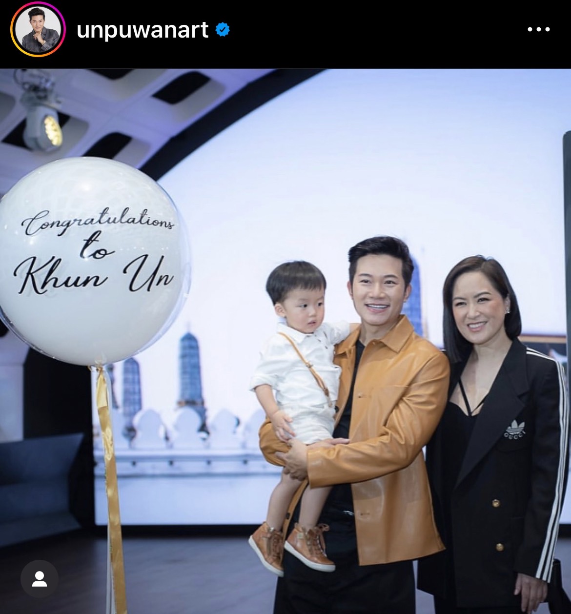 อั๋น ภูวนาท อวดรถหรู คันแรกของประเทศไทย หลังรอมานานกว่า 5 ปี!! อั๋น ภูวนาท อวดรถหรู คันแรกของประเทศไทย หลังรอมานานกว่า 5 ปี!!