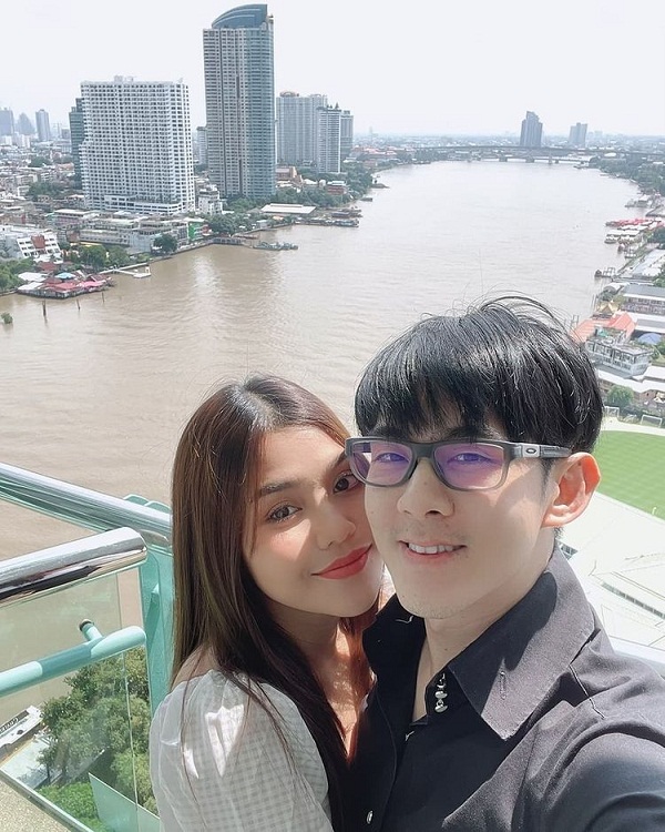 อ๊อฟ ซาบซึ้ง ธัญญ่า ซื้อเพลงให้เป็นของขวัญ ลั่นปีหน้าขอแค่มีกันแบบนี้ (มีคลิป)