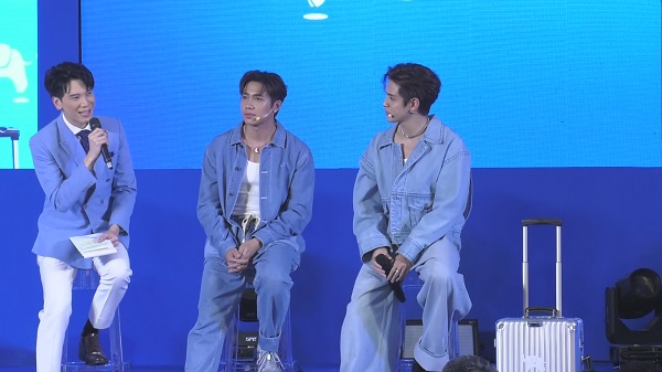 “ฟิล์ม-แจม” เตรียมจัดแฟนมีตติ้ง ปัดอัพค่าตัวพุ่งสูง   (มีคลิป)