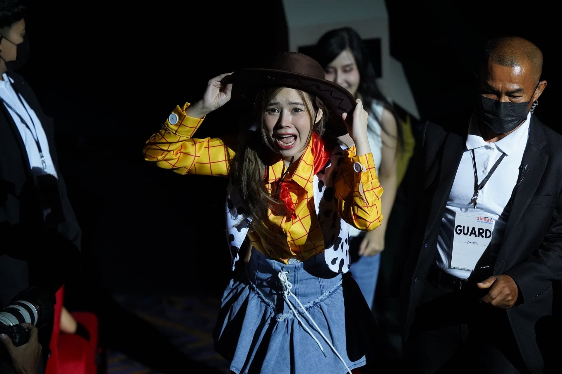 “แป้ง - zbing” จัดเต็มแฟนมีตครั้งแรกในชีวิต ยกเซอร์ไพรส์เพียบสุดประทับใจ เตรียมนับถอยหลังสู่ 20 ล้านซับ “แป้ง - zbing” จัดเต็มแฟนมีตครั้งแรกในชีวิต ยกเซอร์ไพรส์เพียบสุดประทับใจ เตรียมนับถอยหลังสู่ 20 ล้านซับ