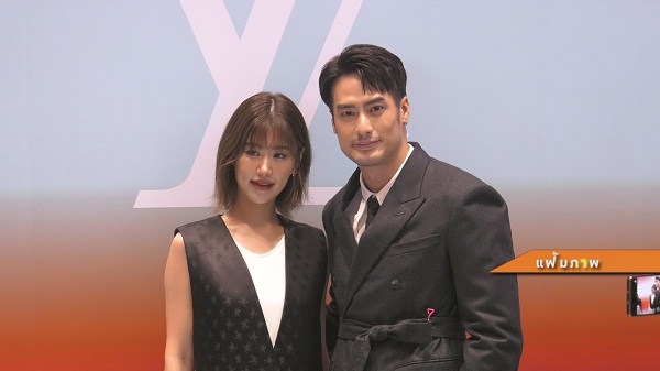 ซันนี่ - มาริโอ้ ประชันความหล่อนั่งชมแฟชั่นโชว์ข้าง พัคโบกอม  (มีคลิป)