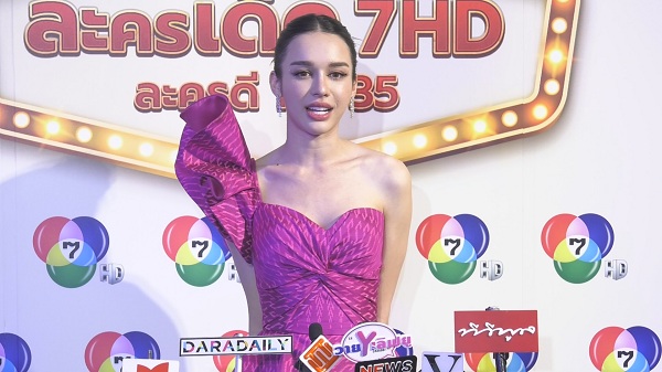 “สกาย มาเรีย” ไม่หวั่นกระแสเปรียบเทียบ “ชมพู่” ในละคร (มีคลิป)   