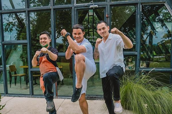 สงกรานต์ เดือดจัด! หลัง “แมท ภีรนีย์” โดนคุกคามว่าถ้าโดนสงกรานต์ทิ้งรับดูแลขอไม่ผูกพันและผูกมัด