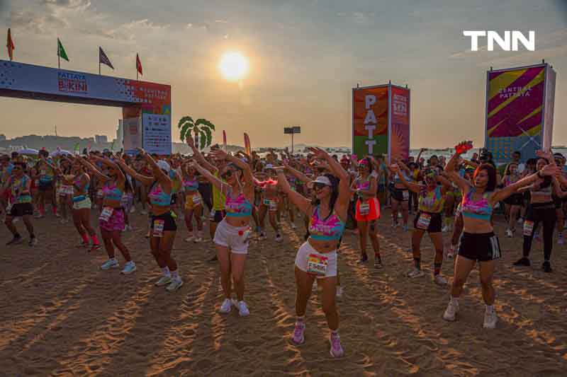 ทะเลลุกเป็นไฟ นักวิ่งกว่า 5,000 คน วิ่งบิกินี่ริมหาดพัทยา ทะเลลุกเป็นไฟ นักวิ่งกว่า 5,000 คน วิ่งบิกินี่ริมหาดพัทยา