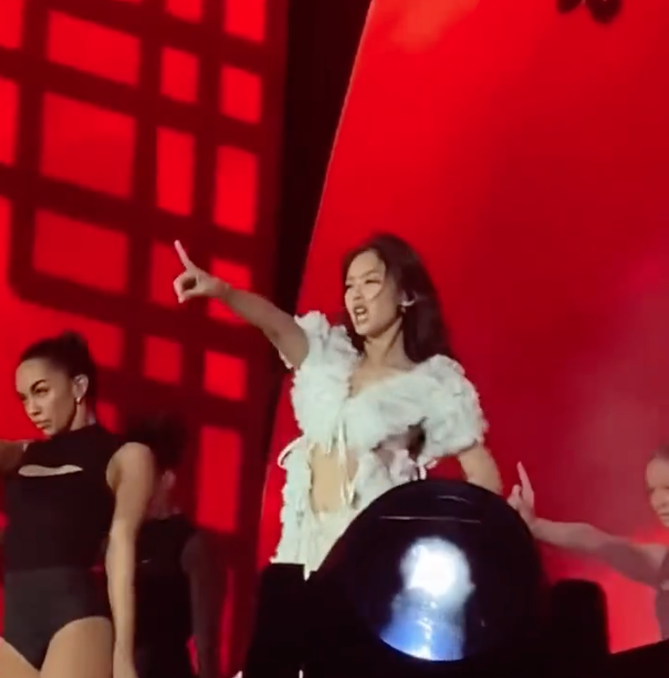 ฮอตไฟลุกกว่าเดิม!! ‘ลิซ่า BLACKPINK’ กับโชว์โซโล่ที่เทศกาลดนตรี BST Hyde Park