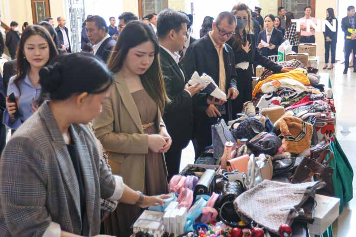 กรมศุลกากรจัดพิธีทำลายของกลาง สินค้าละเมิดลิขสิทธิ์ที่คดีถึงที่สุดเสียหายกว่า 39 ล้านบาท กรมศุลกากรจัดพิธีทำลายของกลาง สินค้าละเมิดลิขสิทธิ์ที่คดีถึงที่สุดเสียหายกว่า 39 ล้านบาท