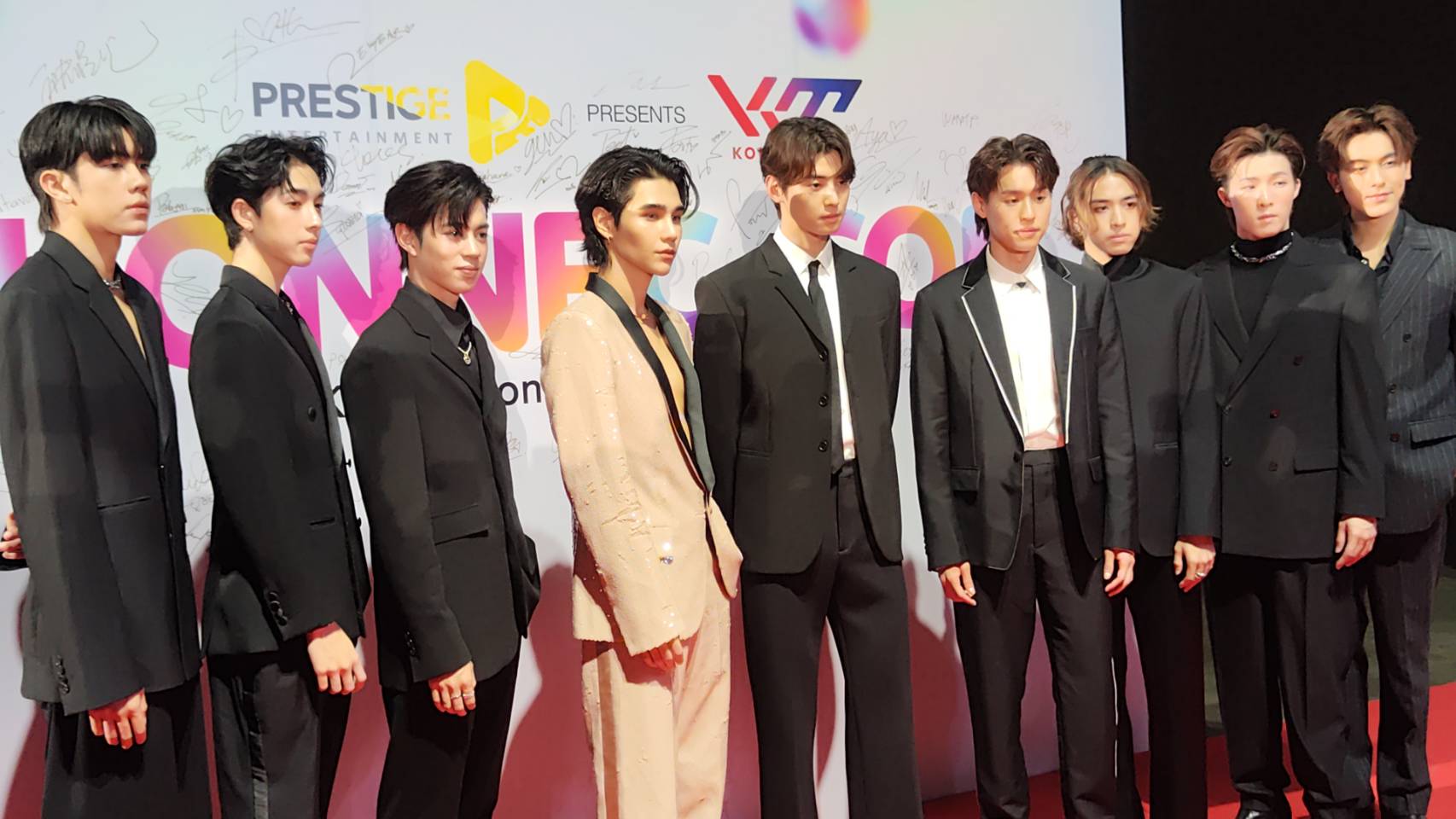 เปิดภาพซุปตาร์หนุ่ม ชาอึนอู ร่วมเดินพรมแดงในงานแถลงข่าว KONNECT CON เปิดภาพซุปตาร์หนุ่ม ชาอึนอู ร่วมเดินพรมแดงในงานแถลงข่าว KONNECT CON