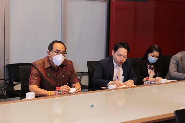 TNN ต้อนรับผู้บริหารกรมสารนิเทศ สนับสนุนการนำเสนอข่าวเศรษฐกิจ-ต่างประเทศ TNN ต้อนรับผู้บริหารกรมสารนิเทศ สนับสนุนการนำเสนอข่าวเศรษฐกิจ-ต่างประเทศ