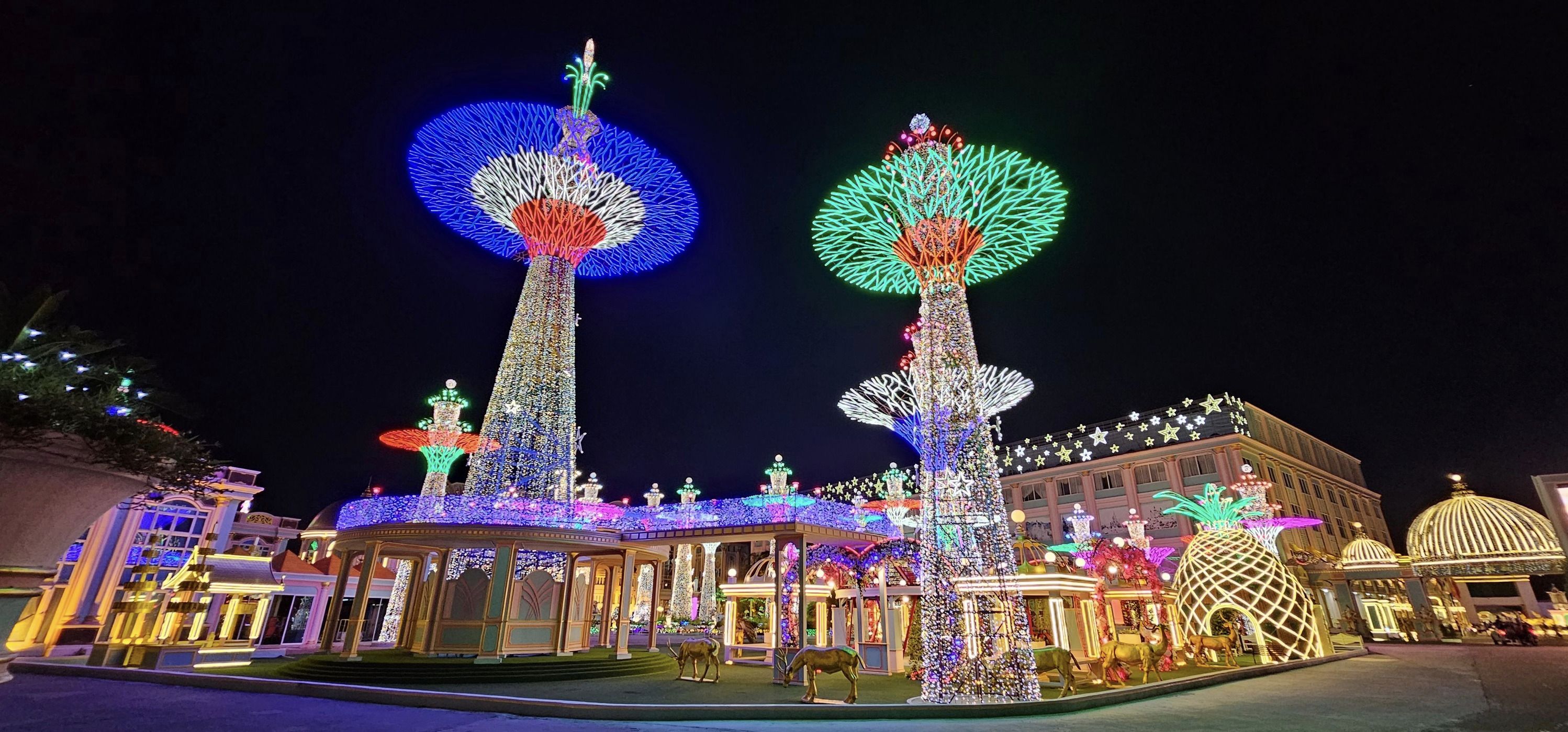 เปิด บ้านสุขาวดี ที่เที่ยวหรูติดริมทะเลพัทยา กว้างใหญ่อลังการ