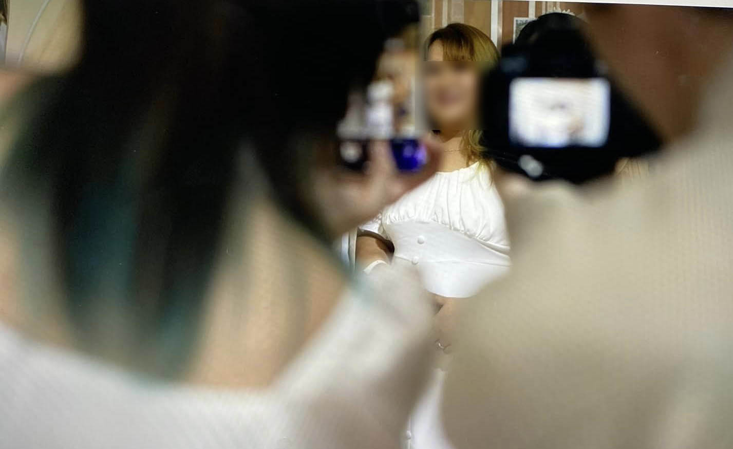 หนุ่มสุดซ้ำ! ช่างภาพงานแต่ง ถ่ายบ่าว-สาวโดนบังทุกช็อต แทบไม่เห็นหน้า หนุ่มสุดซ้ำ! ช่างภาพงานแต่ง ถ่ายบ่าว-สาวโดนบังทุกช็อต แทบไม่เห็นหน้า