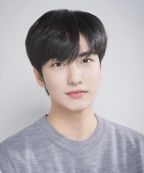 ยกย่อง 'อีจีฮัน'!! นักแสดงเกาหลี สละชีวิตตัวเองช่วยเหยื่อฮาโลวีนอิแทวอน