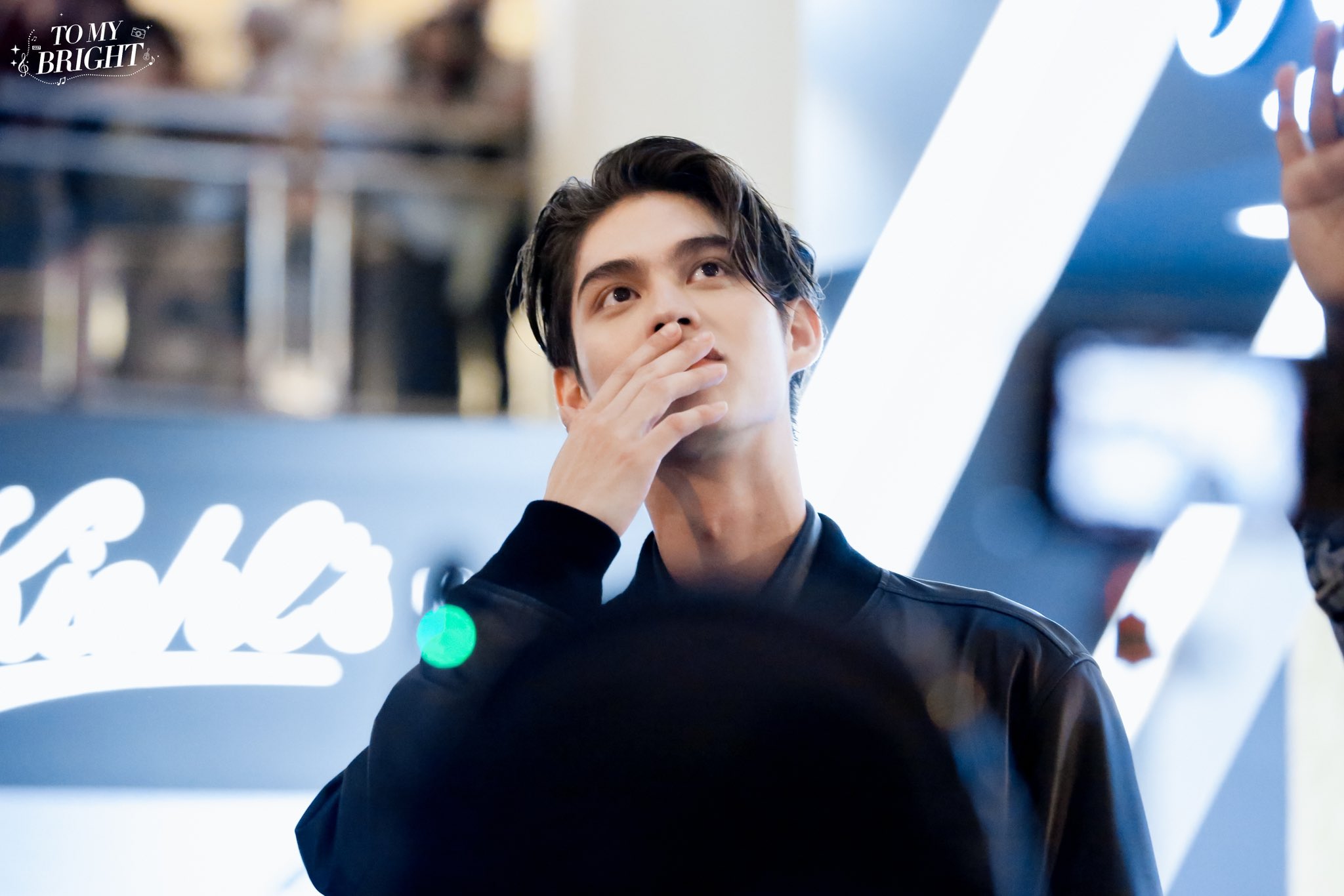 หล่อห้างแตก!! ‘ไบร์ท วชิรวิชญ์’ ลัดฟ้าเสิร์ฟฟินสบตาแฟนๆ ที่มาเลเซีย