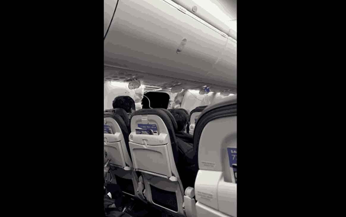 FAA สั่งระงับ เครื่องบินโบอิ้ง 737 แม็กซ์ 9 หลังชิ้นส่วนหลุดกลางอากาศ