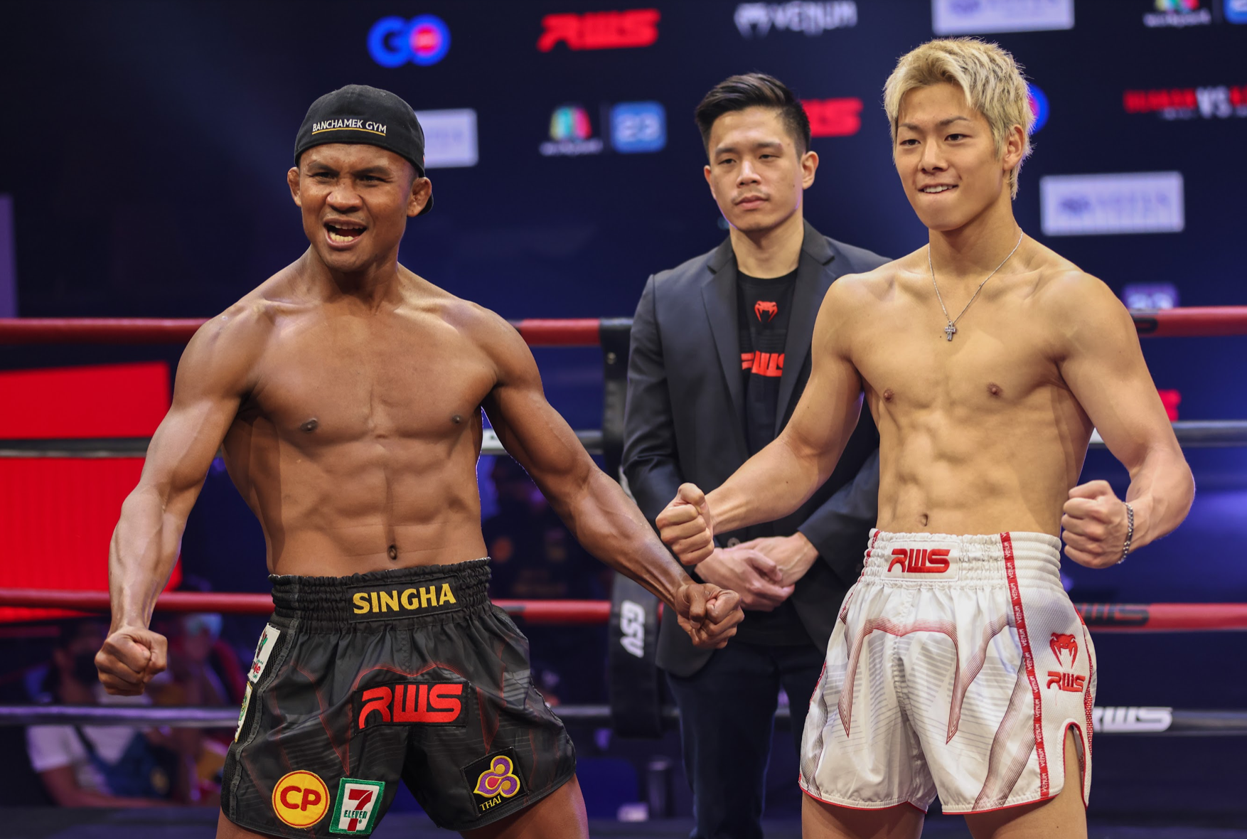 เปิดภาพ ‘โคตะ มิอุระ’ หล่อกระชากใจสาวก่อนขึ้นปะทะ 'บัวขาว' วันพรุ่งนี้! เปิดภาพ ‘โคตะ มิอุระ’ หล่อกระชากใจสาวก่อนขึ้นปะทะ 'บัวขาว' วันพรุ่งนี้!