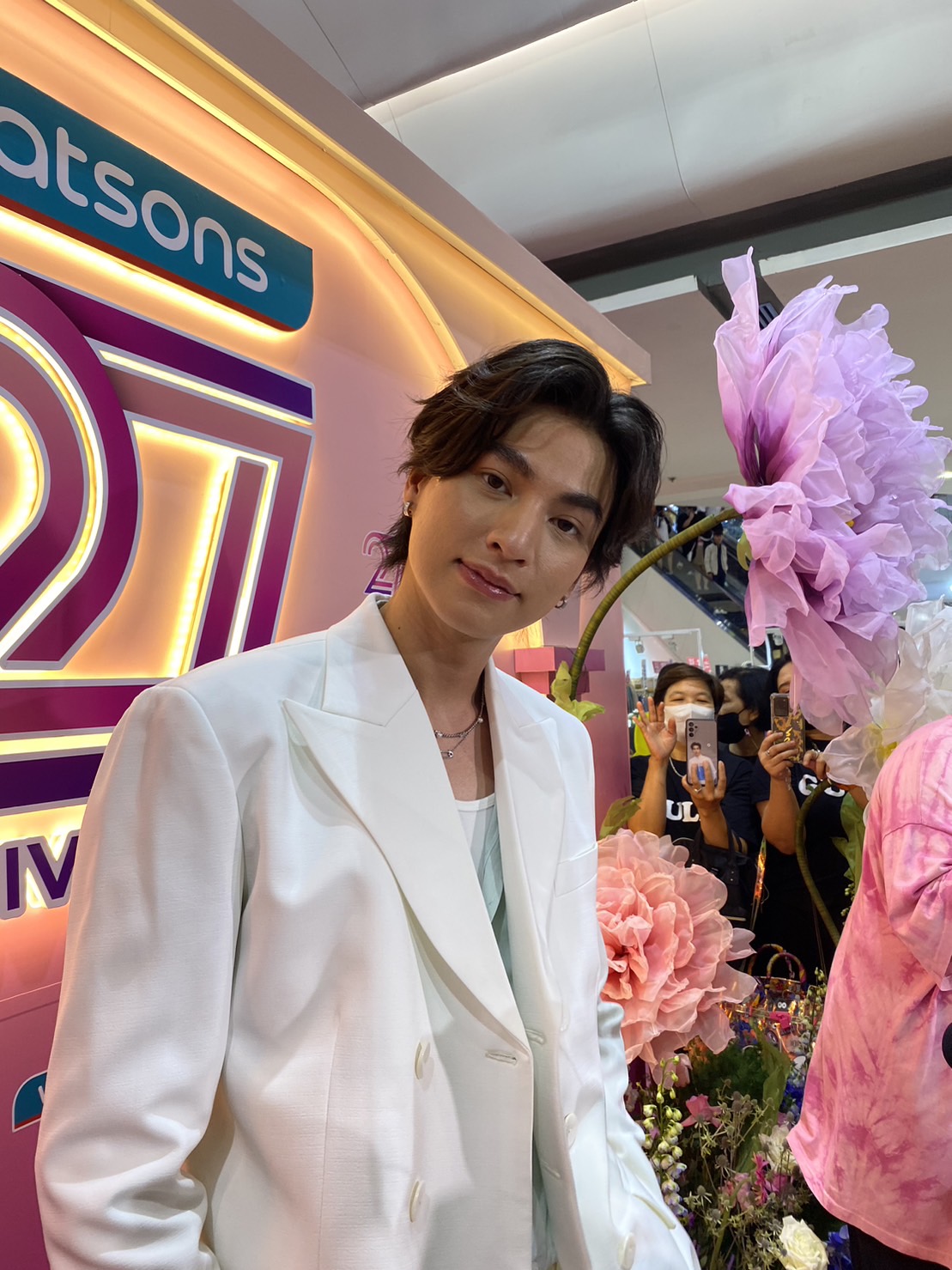 พี่เขาเป็นคนคุยเก่ง กลัฟ คณาวุฒิ เล่าโมเมนต์เตะบอลร่วมกับ แจ็คสัน