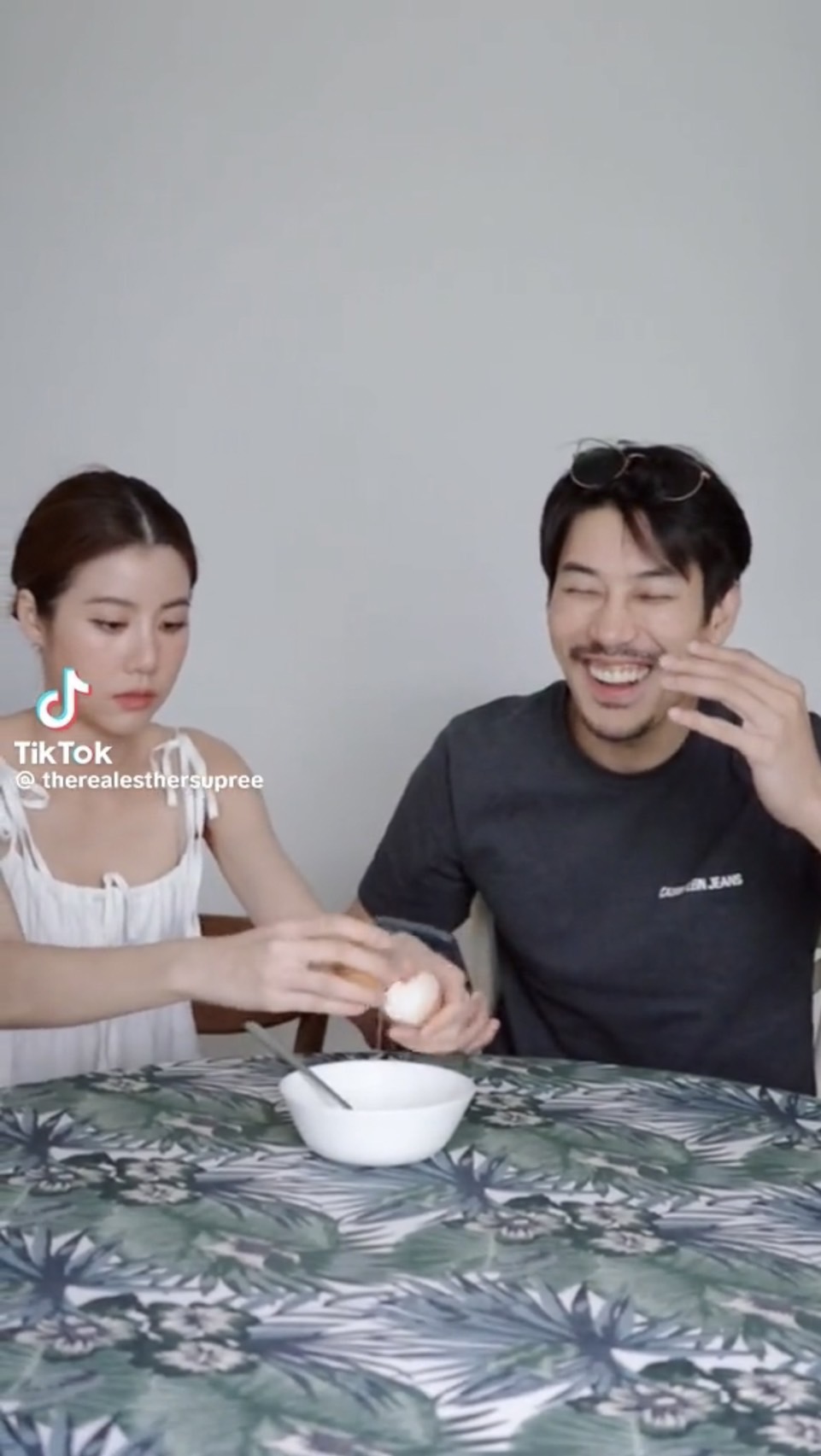 เอสเธอร์-เคน ภูภูมิ เผยโมเมนต์น่ารัก สยบข่าวถูกโยงเลิกกัน