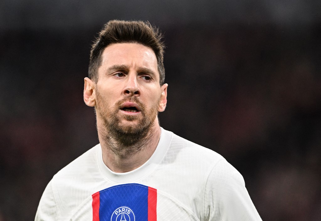 สื่อสเปนตีข่าว 'เมสซี่' กลับบาร์ซ่าหลังโดนบุคคลทรงอิทธิพลสั่งให้ทำ! สื่อสเปนตีข่าว 'เมสซี่' กลับบาร์ซ่าหลังโดนบุคคลทรงอิทธิพลสั่งให้ทำ!