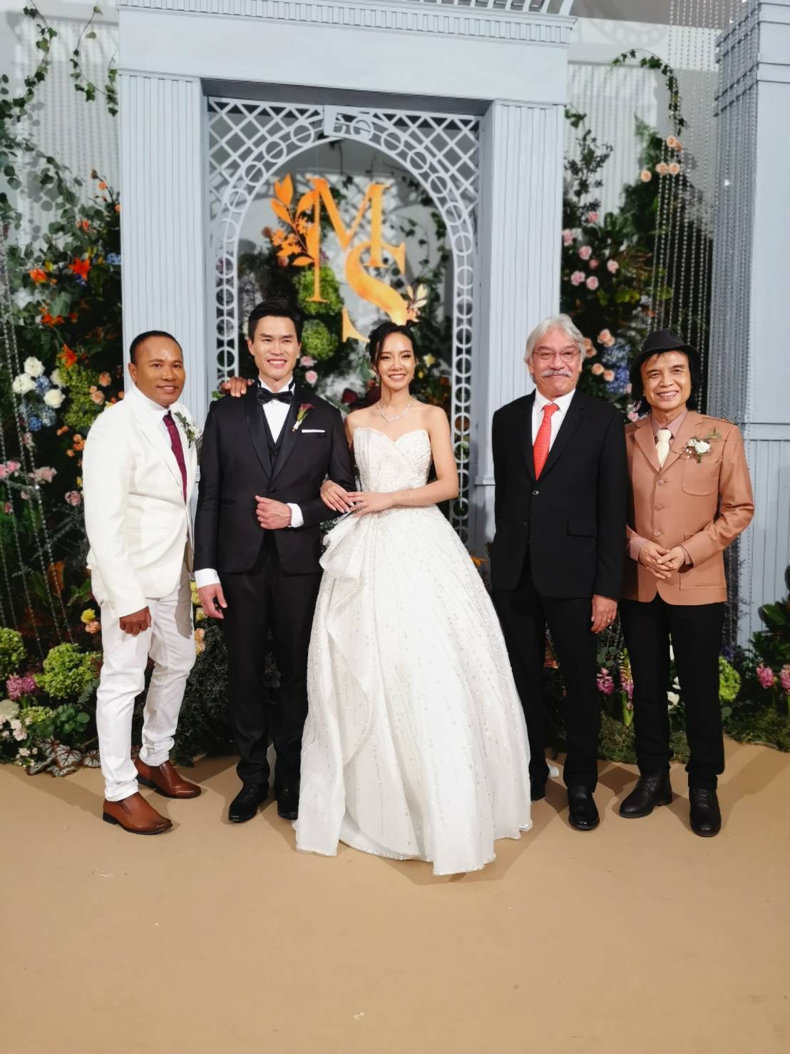 ไมค์ ภิรมย์พร สุดยินดีลูกสาวเข้าพิธีวิวาห์ 
