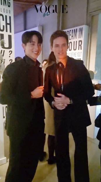 ‘เจมส์จิ-เอ็ดดี้ เรดเมย์น-โจวตงหยู’!! กระทบไหล่ที่อีเวนต์หรูกรุงลอนดอน ‘เจมส์จิ-เอ็ดดี้ เรดเมย์น-โจวตงหยู’!! กระทบไหล่ที่อีเวนต์หรูกรุงลอนดอน