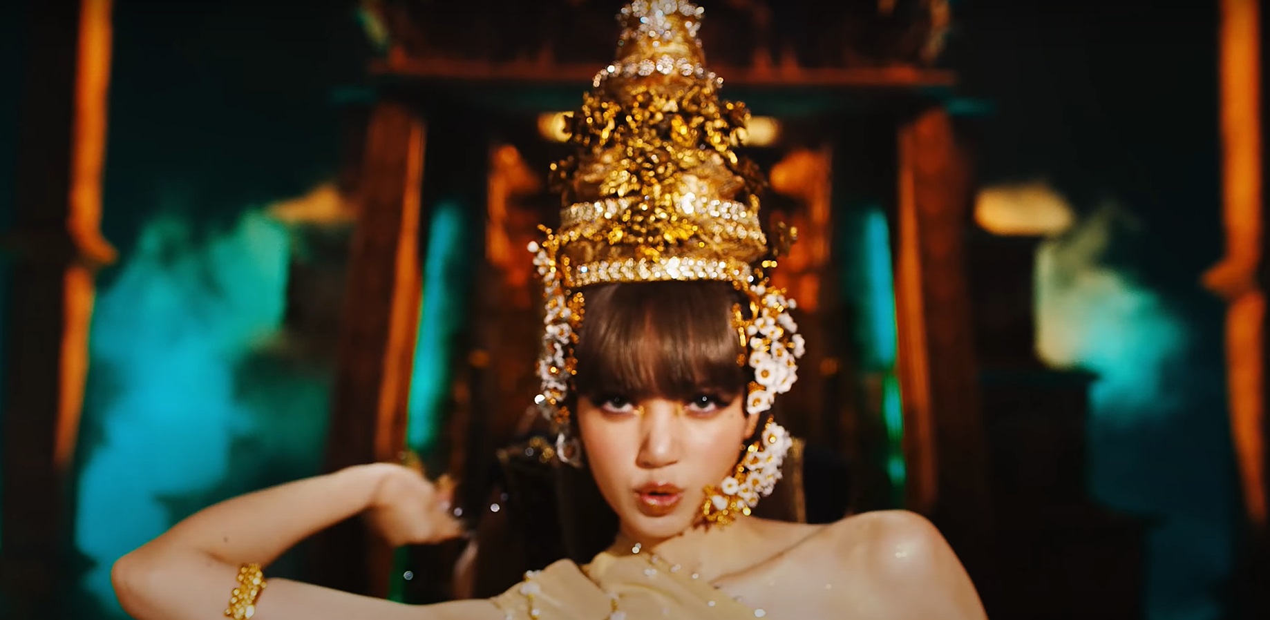 วธ.ชื่นชม 'ลิซ่า BLACKPINK-ผู้ออกแบบ' นำวัฒนธรรมไทยเผยแพร่สู่ระดับโลก