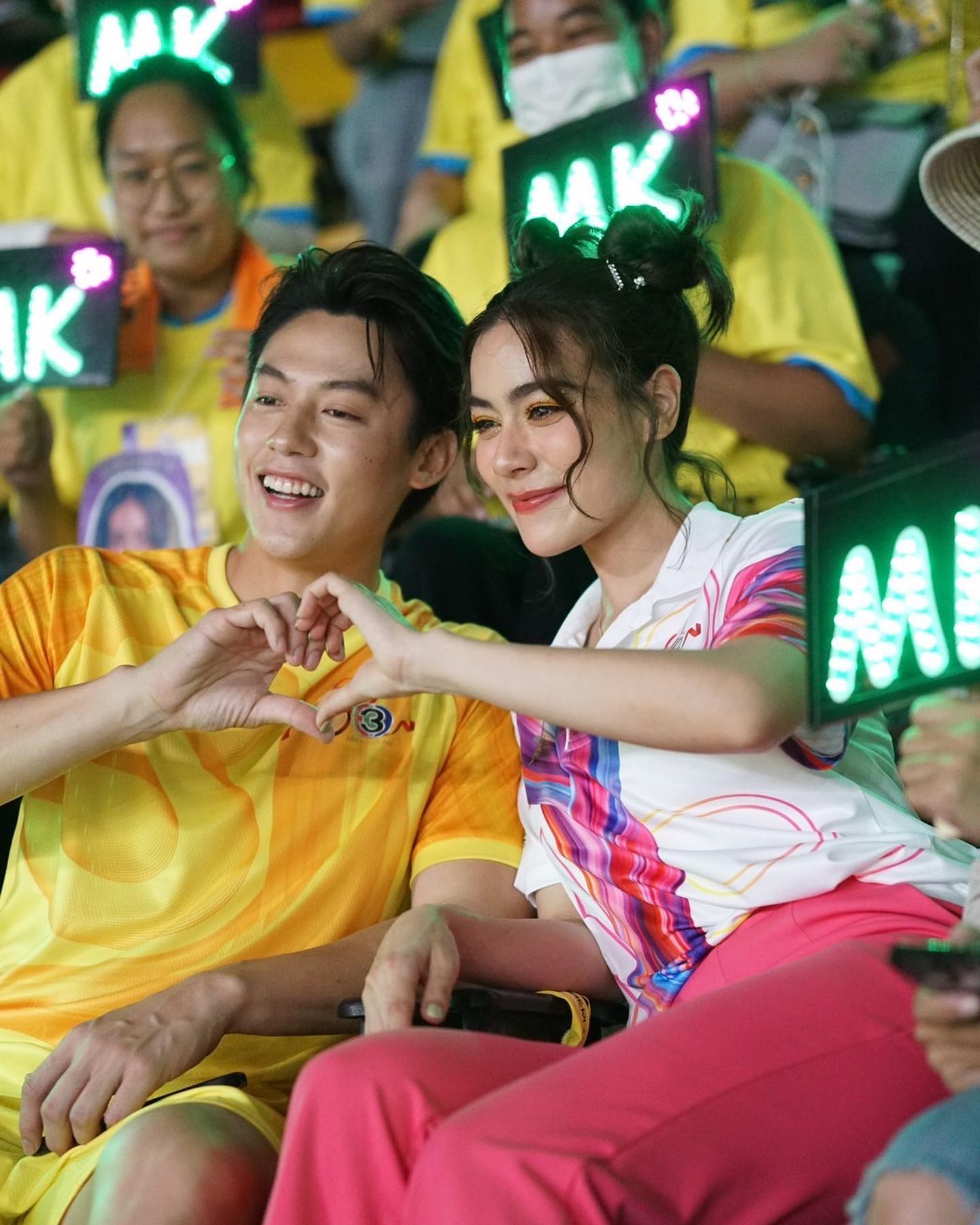 รวมช็อตเด็ด คนคลั่งรัก เปลี่ยนงานบอลให้หวานจนเหมือนงานแต่ง